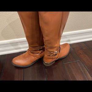 Camel Brown Boots with Gold detail